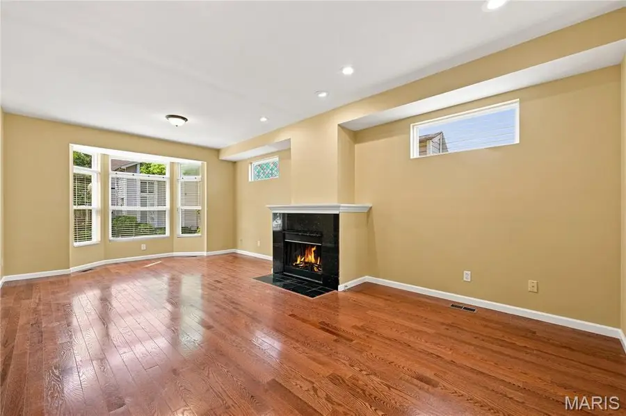 5773 Kingsbury Place, Saint Louis, MO 63112 - #2