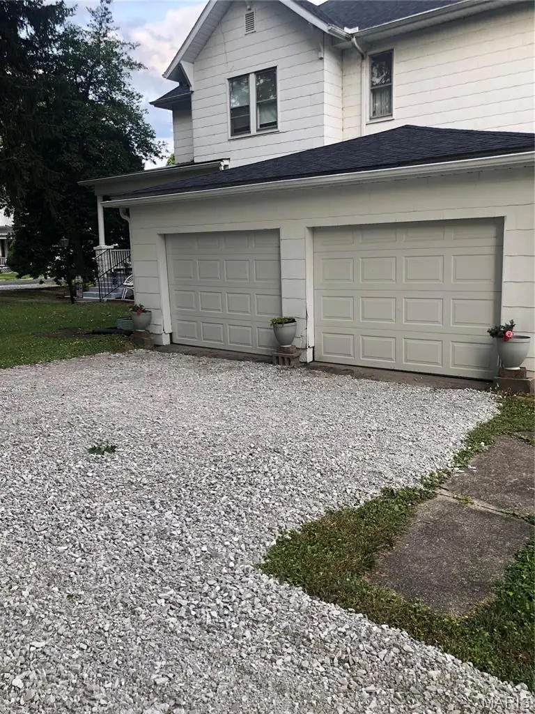 215 E Olive Street, Staunton, IL 62088 - #2