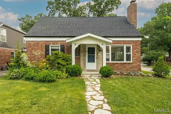 900 Dwyer Avenue, Kirkwood, MO 63122