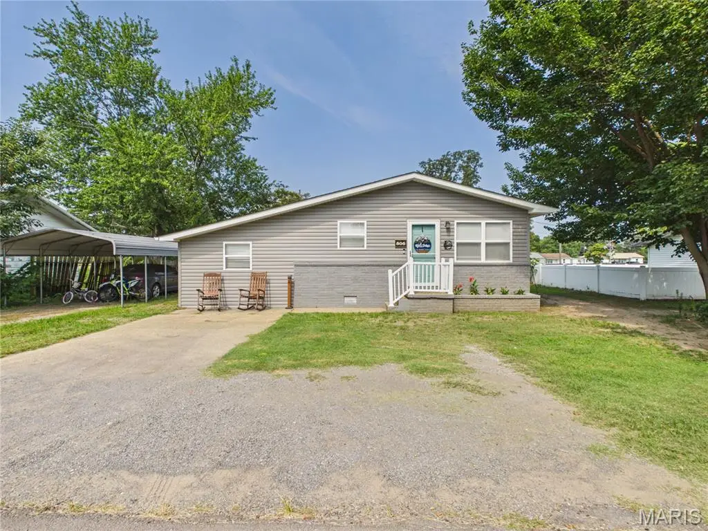 806 N Miller Street, Bernie, MO 63822 - #1