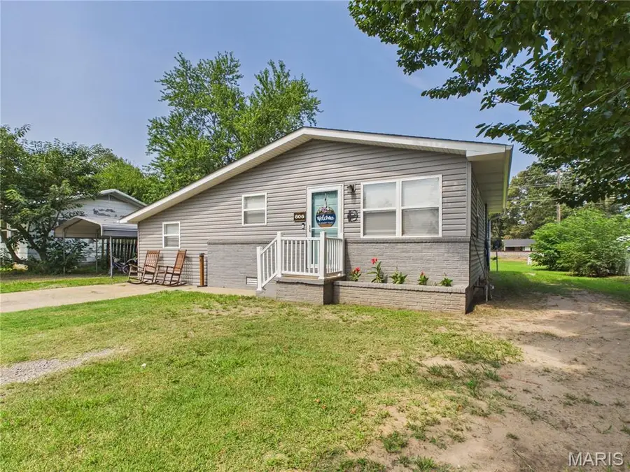 806 N Miller Street, Bernie, MO 63822 - #2
