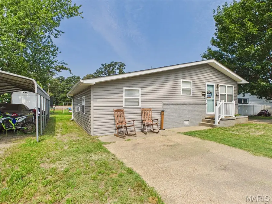 806 N Miller Street, Bernie, MO 63822 - #3