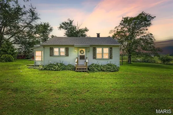 5802 Hwy F Highway, Farmington, MO 63640