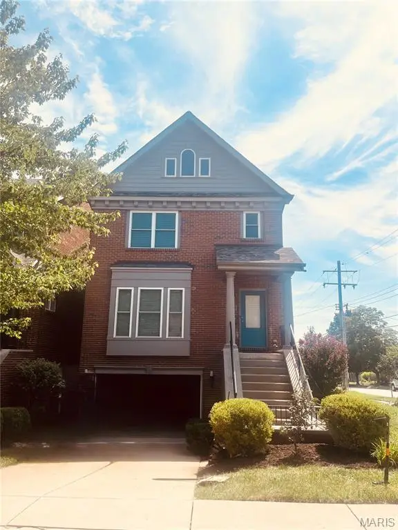 2130 Franz Park Lane, St Louis, MO 63139