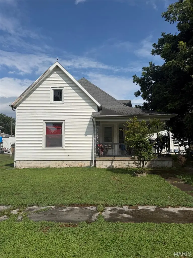 327 N Hickory Street, Centralia, IL 62801 - #1