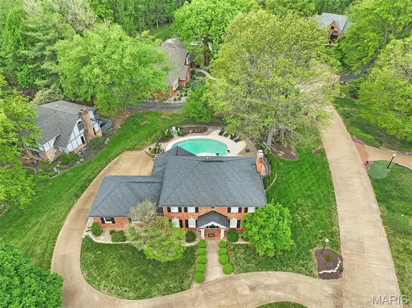 6 Pinebrook Court, Edwardsville, IL 62025