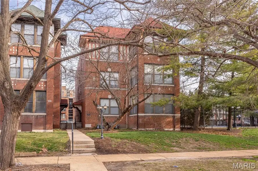 5653 Waterman Boulevard #1N, Saint Louis, MO 63112 - #2