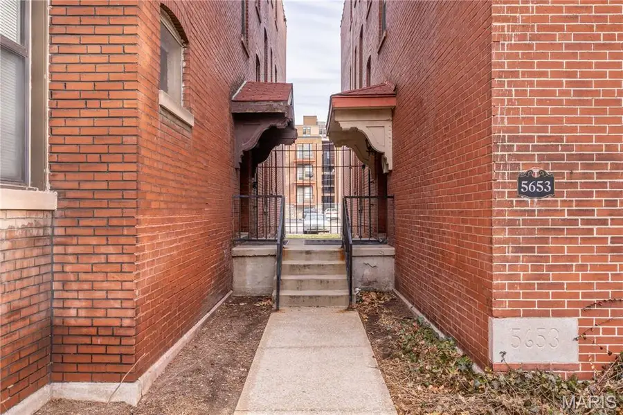 5653 Waterman Boulevard #1N, Saint Louis, MO 63112 - #3