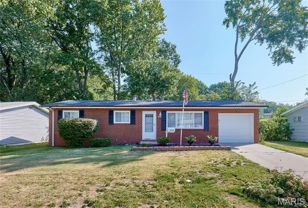 1370 Acredale Drive, Florissant, MO 63033