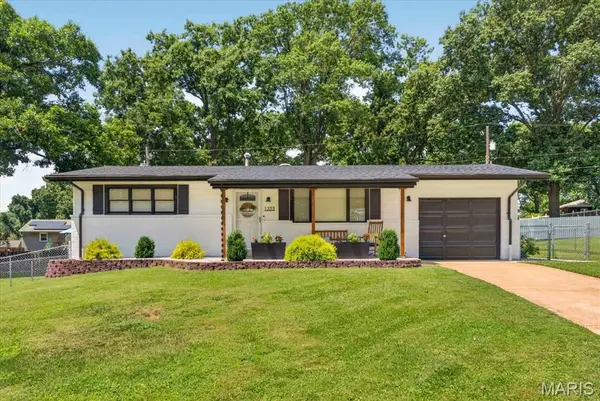 1333 N Evergreen Lane, Columbia, IL 62236