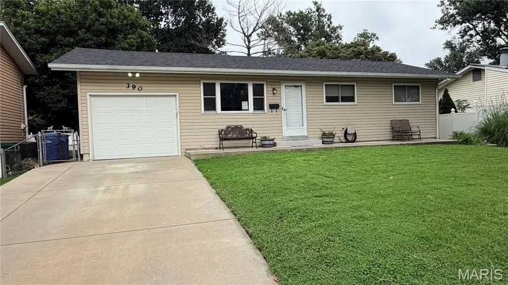 390 S Saint Charles Street, Florissant, MO 63031 - #1