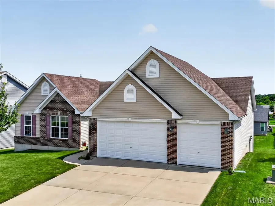 132 Riverdale Woods Circle, Ofallon, MO 63366 - #2