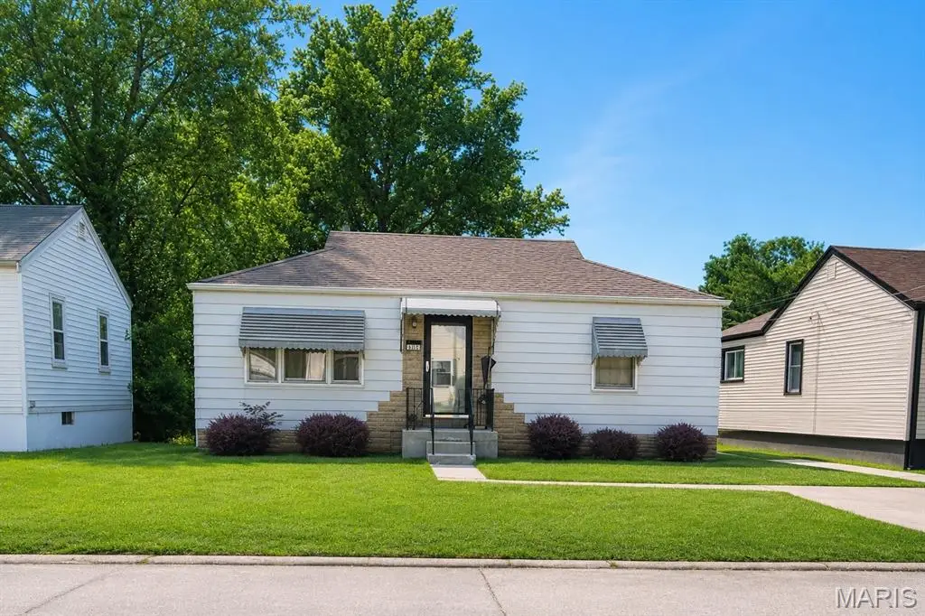 3625 Boswell Avenue, Saint Louis, MO 63114 - #1