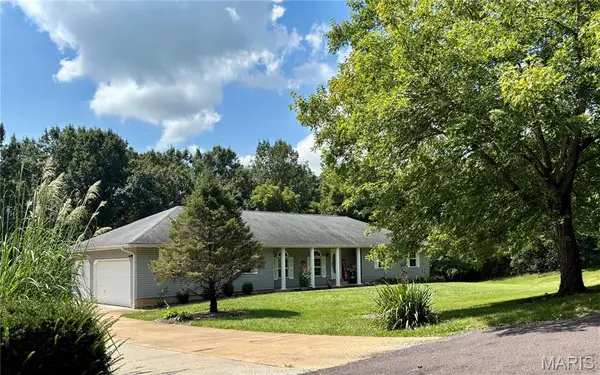 15 Oak Valley Drive, Washington, MO 63090