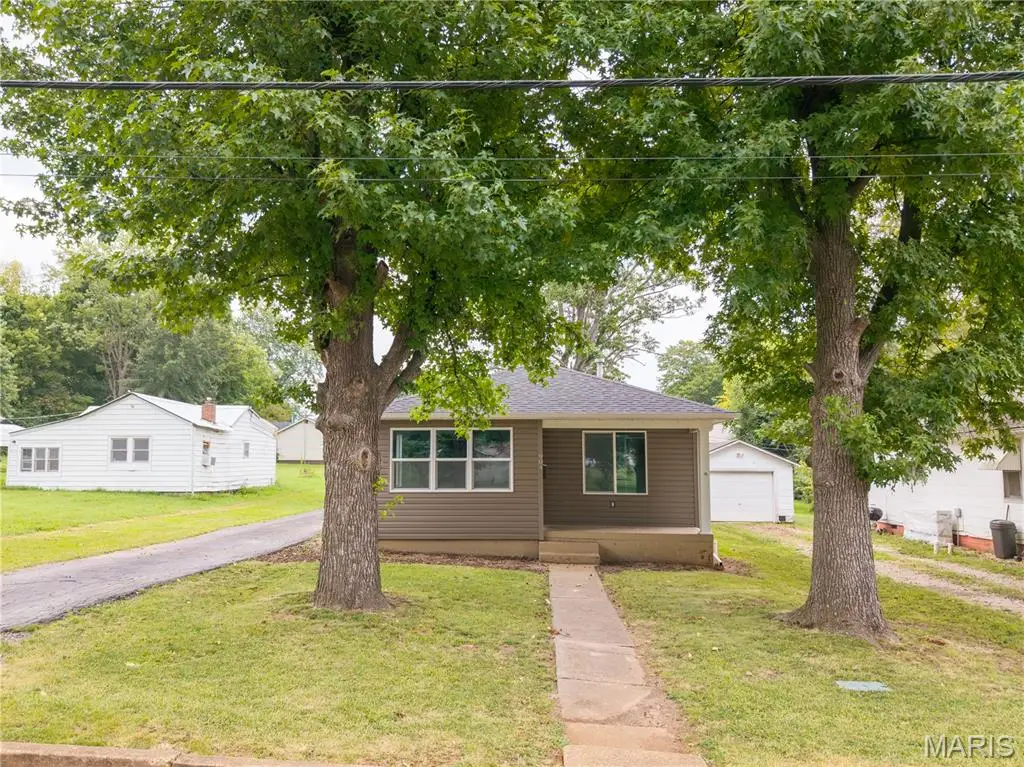 904 N Middle Street, Farmington, MO 63640 - #1