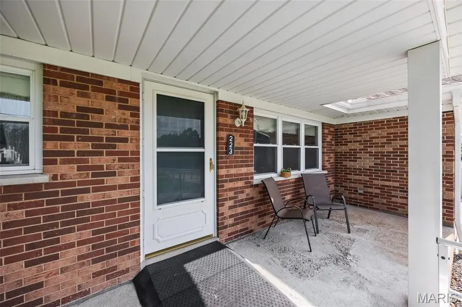223 Susan Road, Saint Louis, MO 63129 - #3
