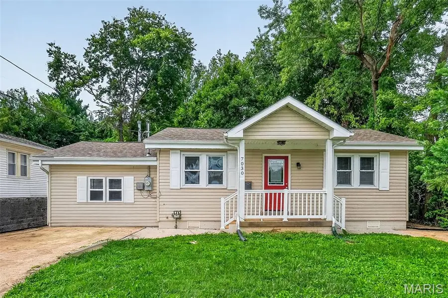 7030 Canterbury Avenue, Saint Louis, MO 63143 - #2