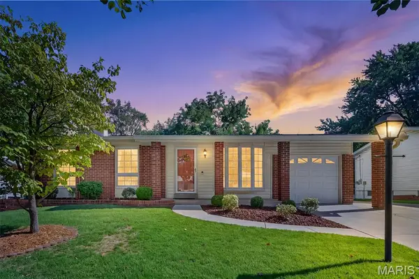 2229 La Cuesta Drive, Florissant, MO 63031