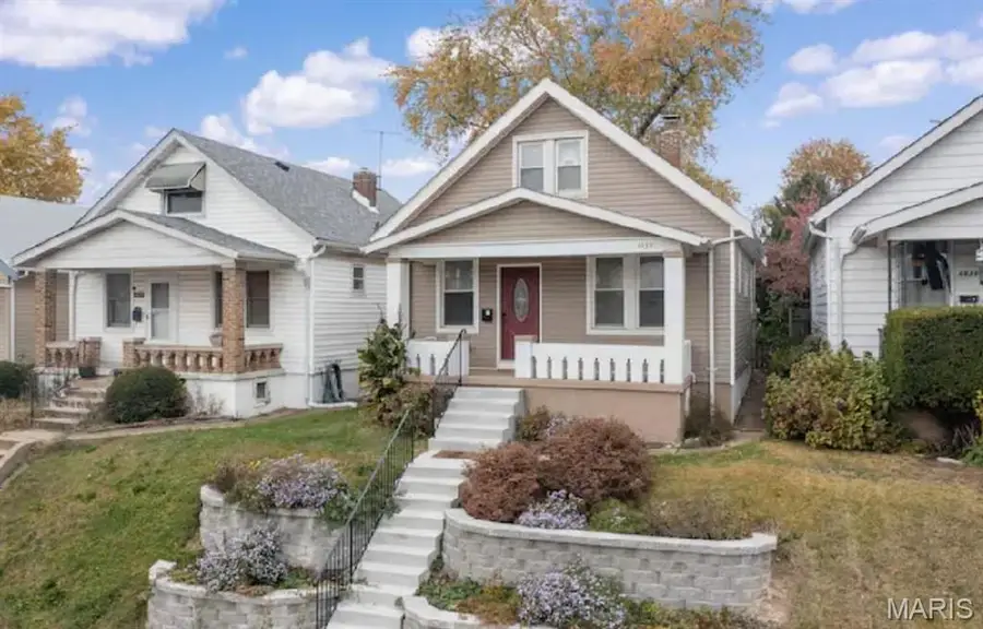 4433 Tholozan Avenue, Saint Louis, MO 63116 - #2