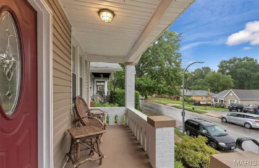 4433 Tholozan Avenue, Saint Louis, MO 63116 - #3