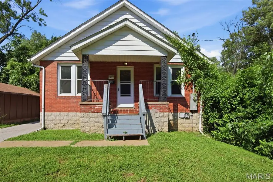 8149 Allen Avenue, Saint Louis, MO 63114 - #3