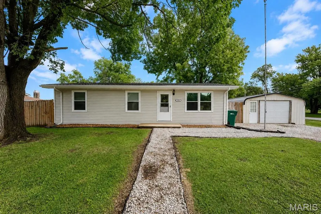 122 Lynn Street, Lebanon, IL 62254 - #1
