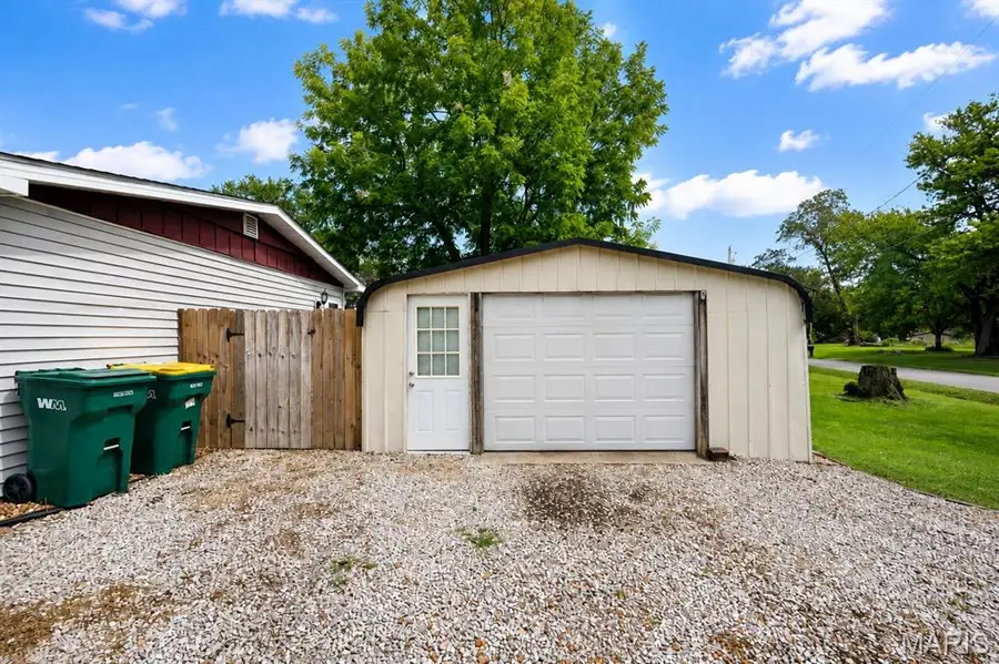 122 Lynn Street, Lebanon, IL 62254 - #3