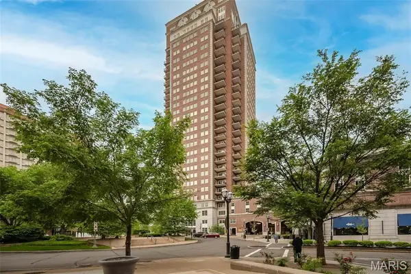 150 Carondelet Plaza #204, Clayton, MO 63105