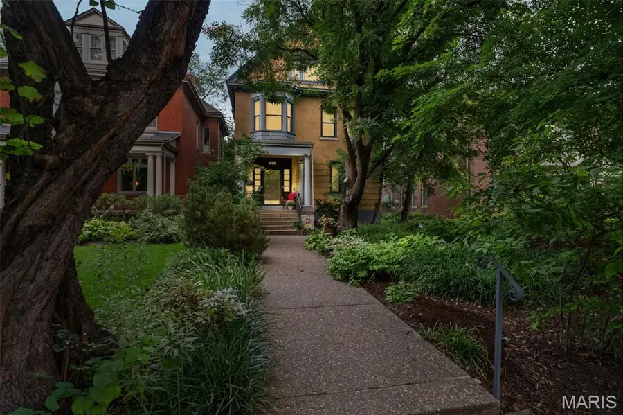 4421 Laclede Ave., Saint Louis, MO 63108 - #2