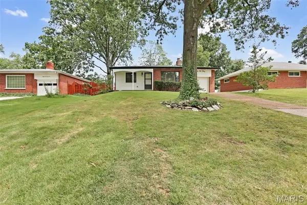 8230 Villaton Drive, St Louis, MO 63123