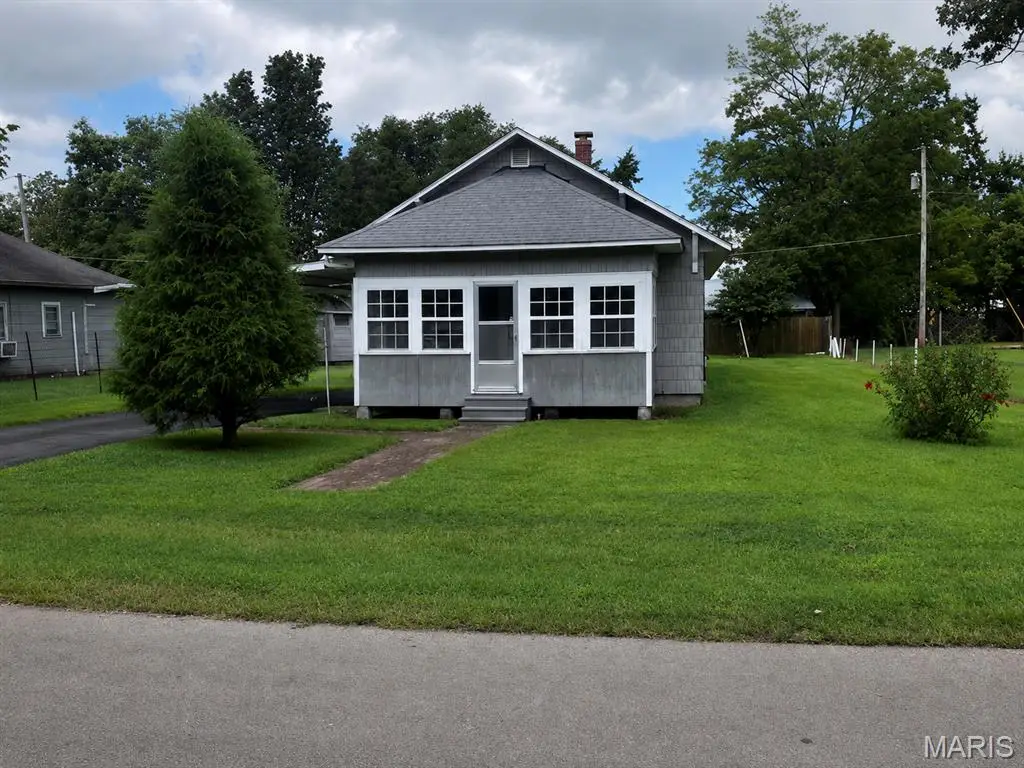 504 Sarff Ave, Gideon, MO 63848 - #1