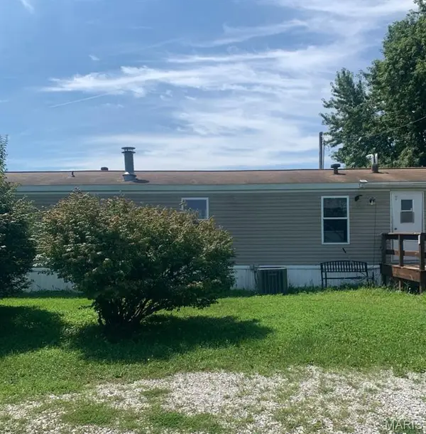 1247 Terpening Road, Brighton, IL 62012