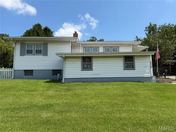 3330 Elm Street, St Charles, MO 63301