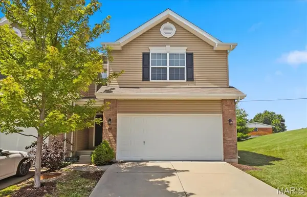 27 Loris Lane, St Charles, MO 63303