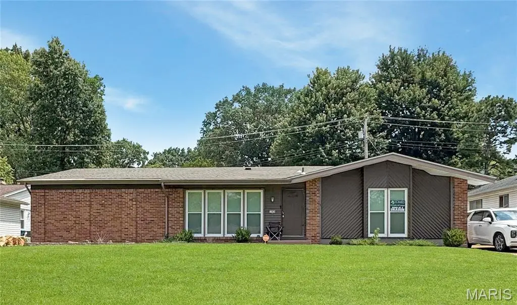 11826 Hidden Lake Drive, Saint Louis, MO 63138 - #1