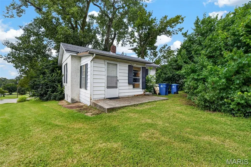 170 Reading Avenue, Maryland Heights, MO 63043 - #1