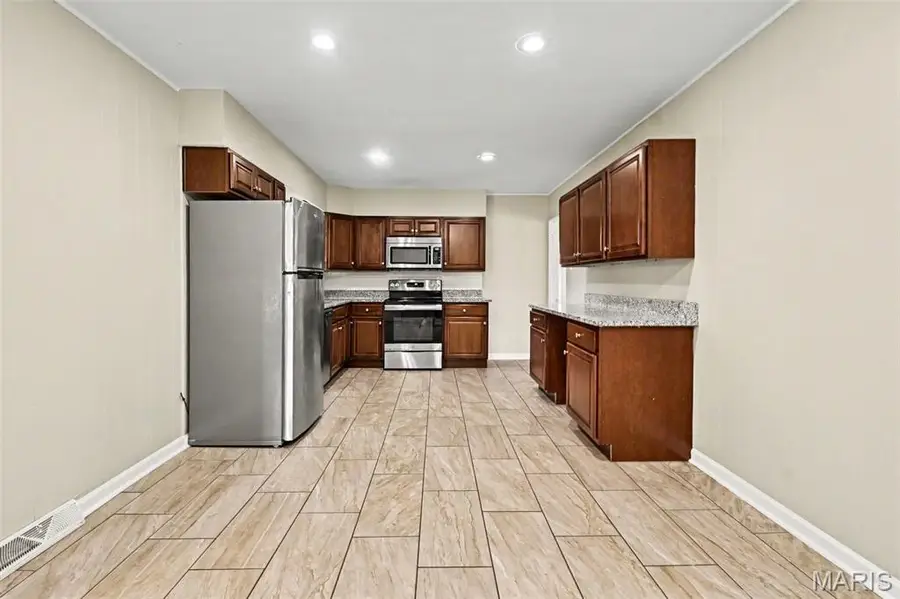 365 Naomi Avenue, Florissant, MO 63031 - #3