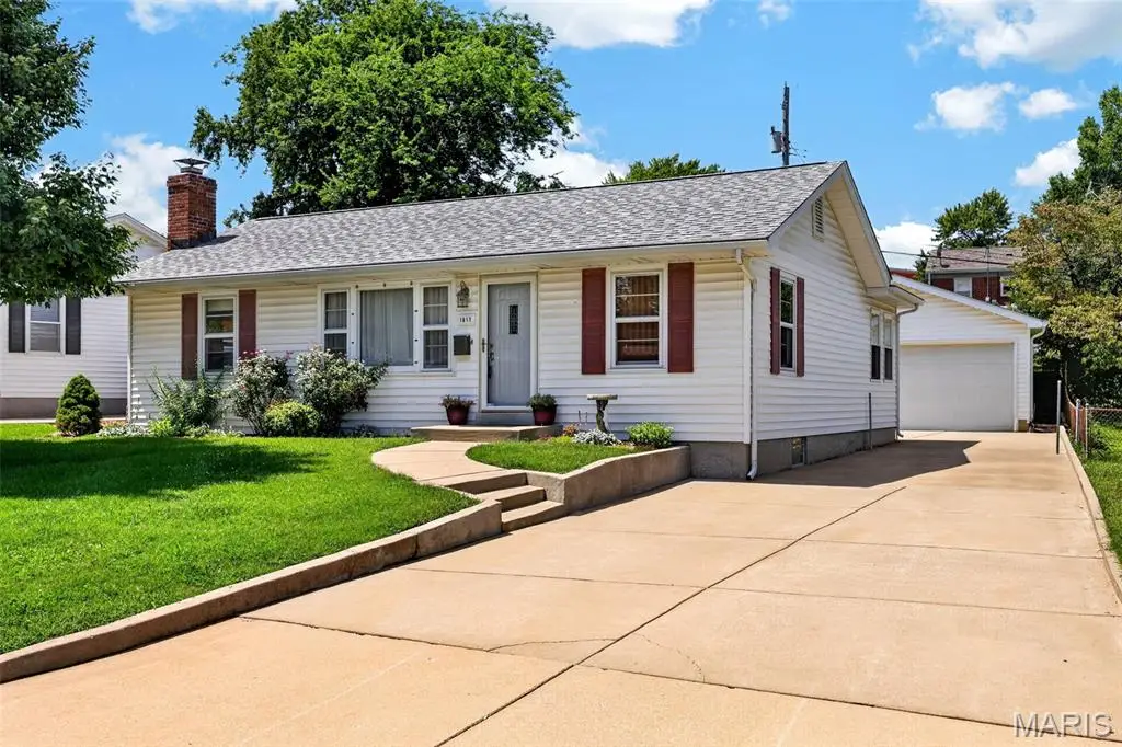 1817 W Clark Street, Saint Charles, MO 63301 - #1