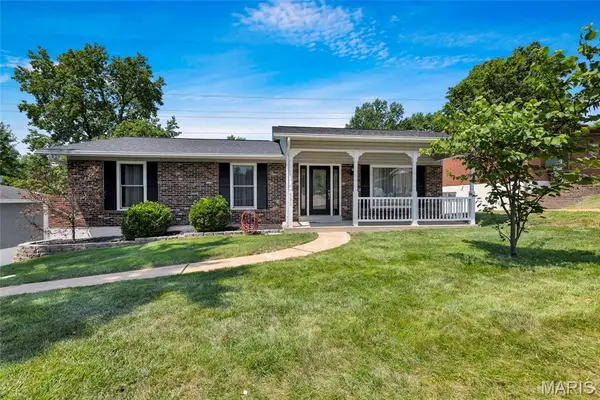 391 Crestbury Drive, Ballwin, MO 63011