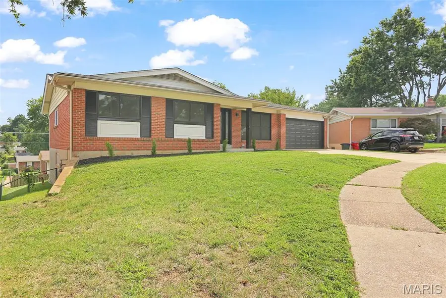 10612 Ashburn Court, Saint Louis, MO 63123 - #3