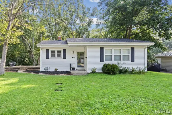 30 Apple Tree Lane, Belleville, IL 62221
