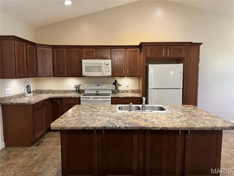 303 Elizabeth Drive, Litchfield, IL 62056 - #3