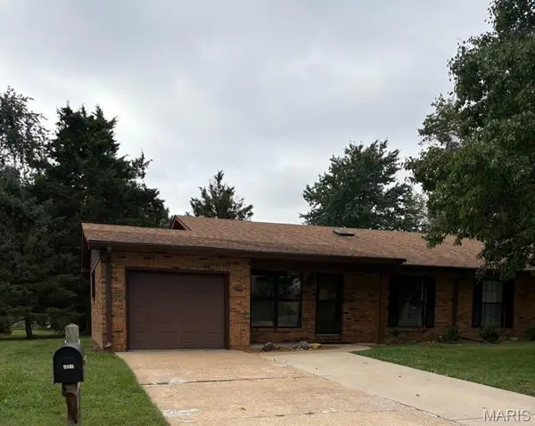 2418 College Drive, Belleville, IL 62221