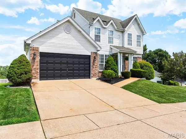 13569 Becker Place Drive, St Louis, MO 63128