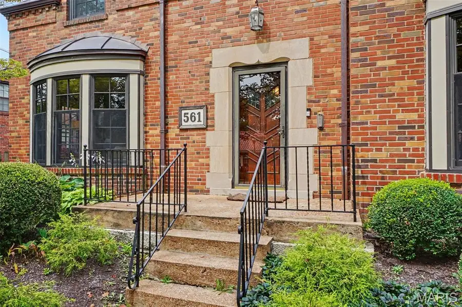 561 Bedford Avenue, University City, MO 63130 - #2