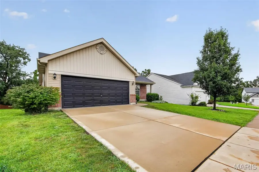 79 Huntleigh Woods Court, Wentzville, MO 63385 - #3