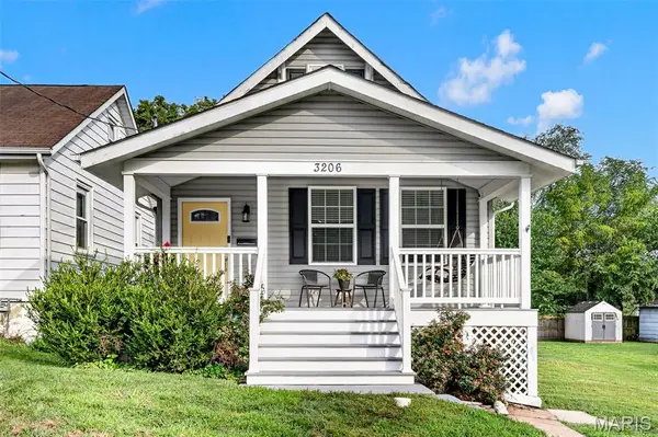 3206 Byron Place, St Louis, MO 63143