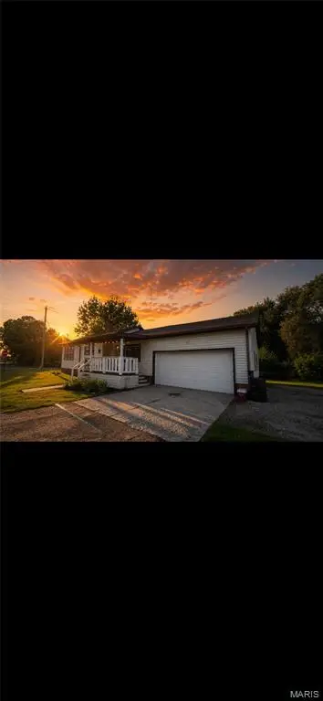 310 Market, Brighton, IL 62012
