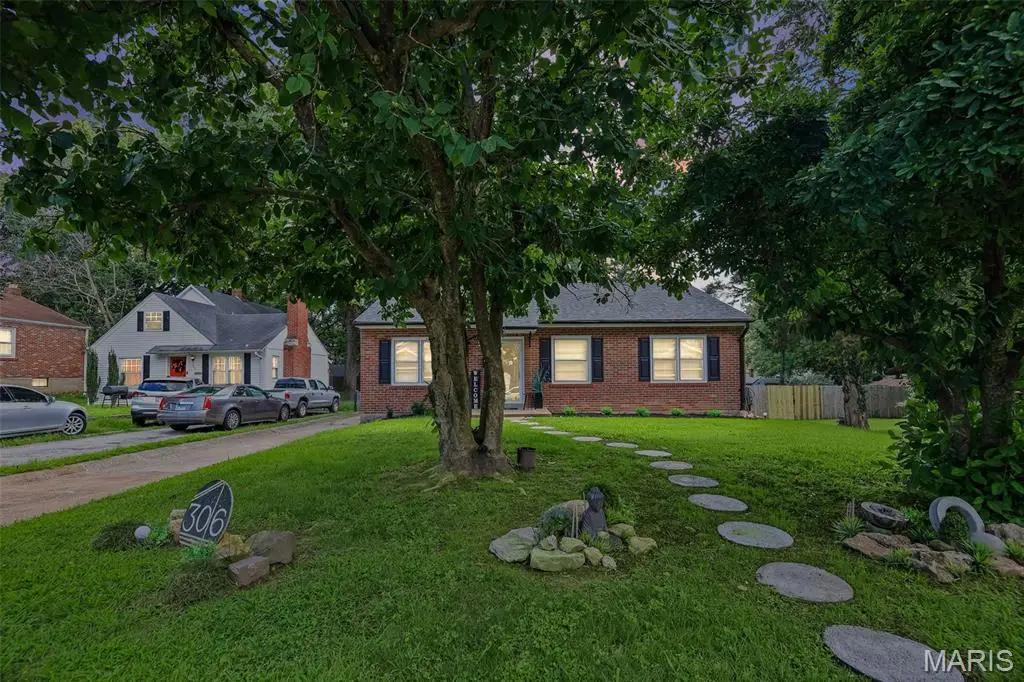 306 Roberta Avenue, Saint Louis, MO 63135 - #1