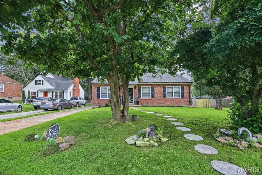 306 Roberta Avenue, Saint Louis, MO 63135 - #2
